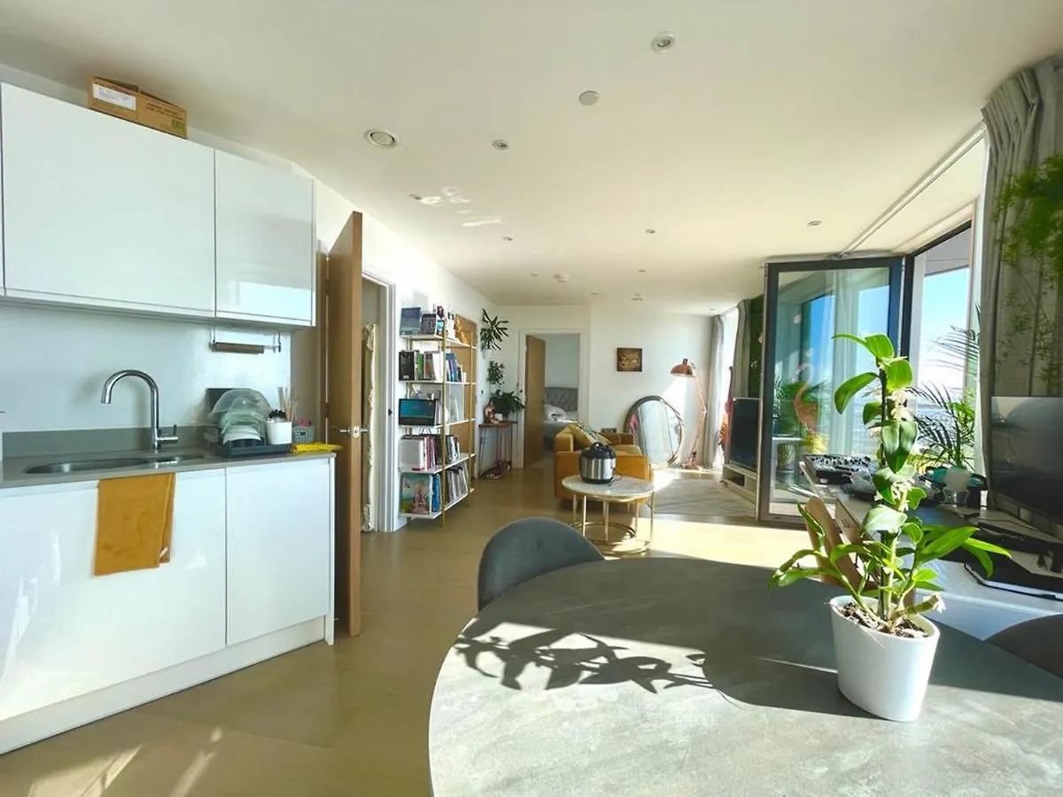 Stylish 1-Bedroom Apt With Stunning London Views United Kingdom