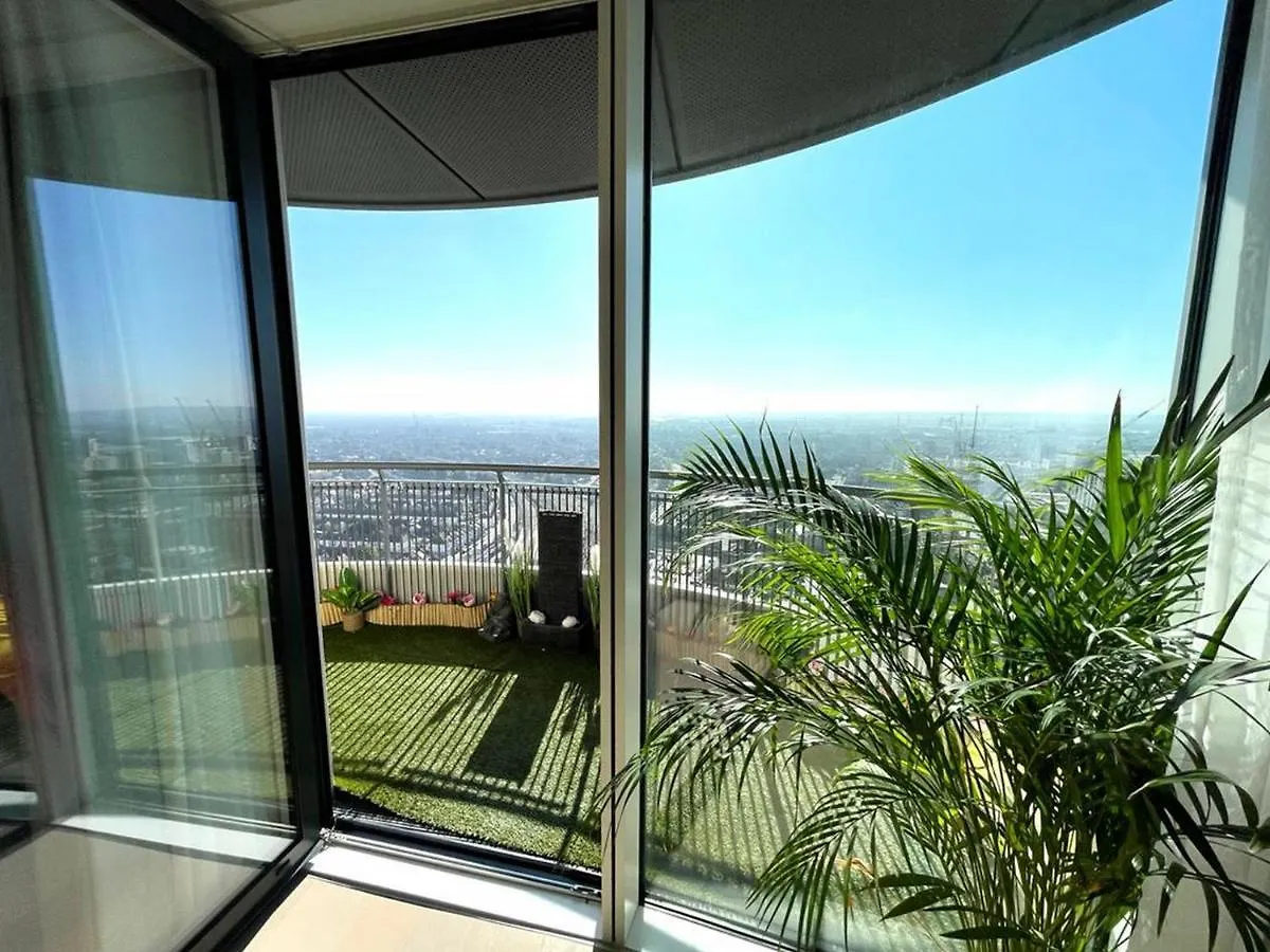 Apartment Stylish 1-Bedroom Apt With Stunning London Views